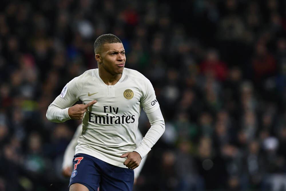 强势反弹！弗拉格内外开花半节独得15分 率队迅速迫近比分